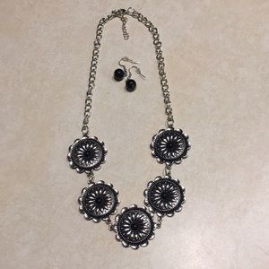 Black/silver floral boutique necklace/earrings